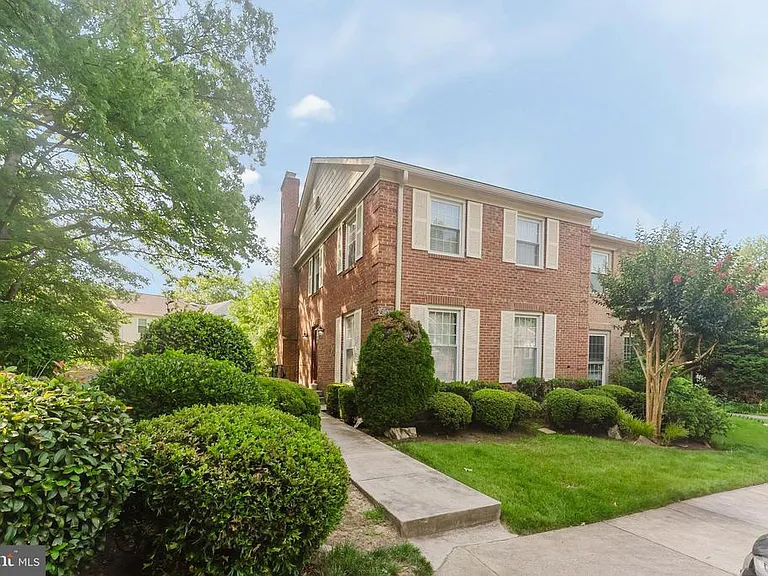 8001 Bethelen Woods Ln — Photo 1