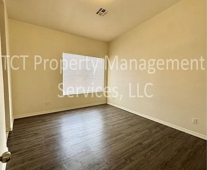 1406 W Emerald Ave #126 — Photo 7