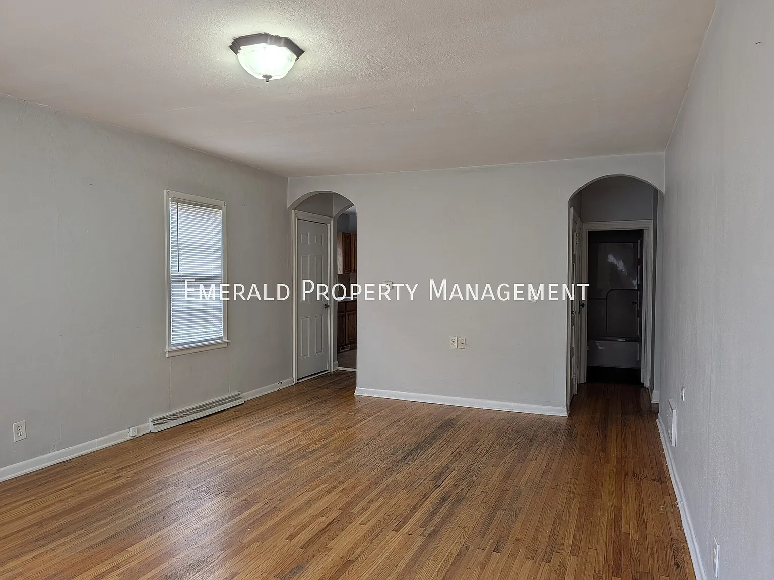 3 bed, $1,600 — Photo 2