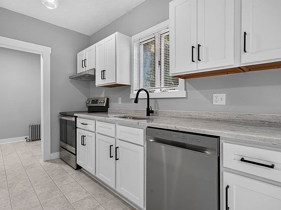 3rd image of 77 Oak St