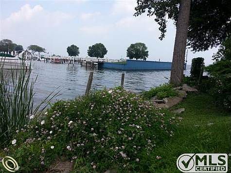 4 - Back Lot Lake View (2).jpg