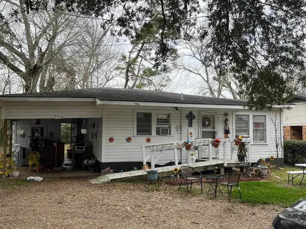 926 S Chataignier St, Ville Platte, LA 70586