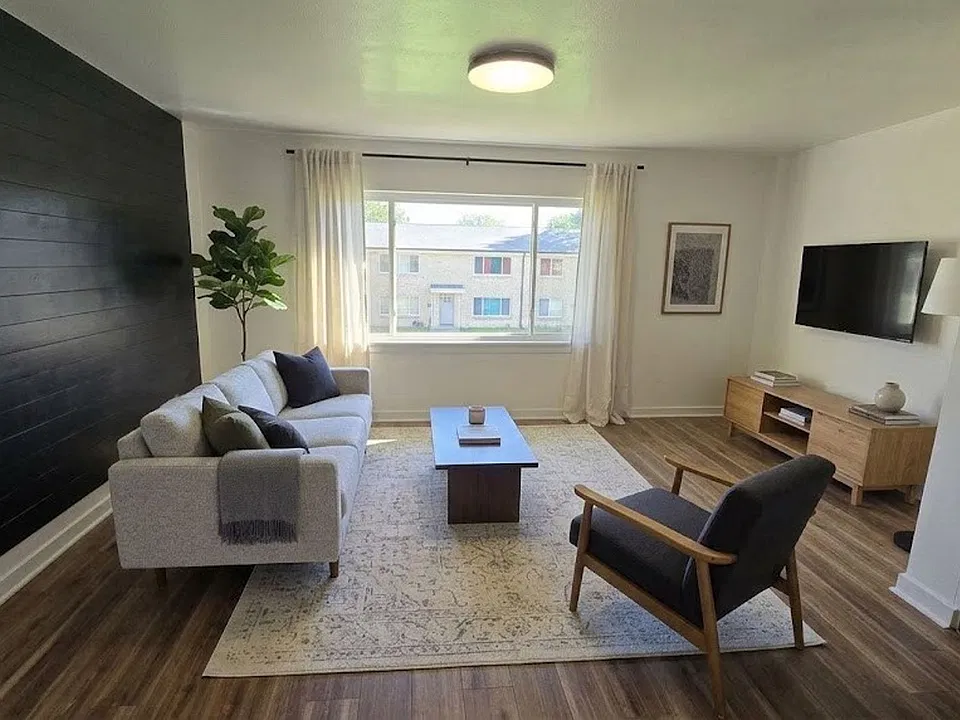 249-255 Parkview Blvd
