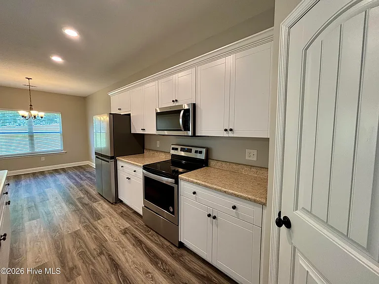 214 McDuffie Cir — Photo 12