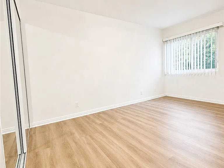 10636 Woodley Ave #43 — Photo 6