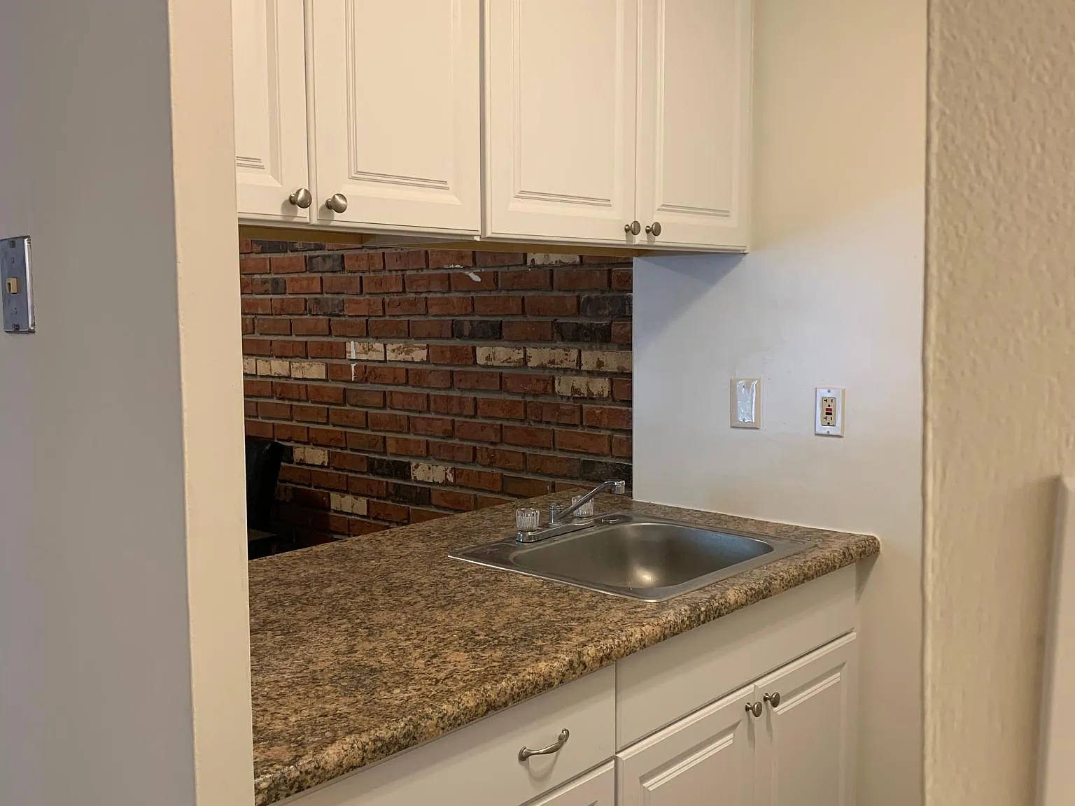 Bellevue House Apartments — Photo 3