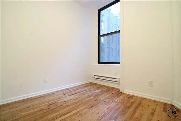 Rented by DSA Realty | media 33