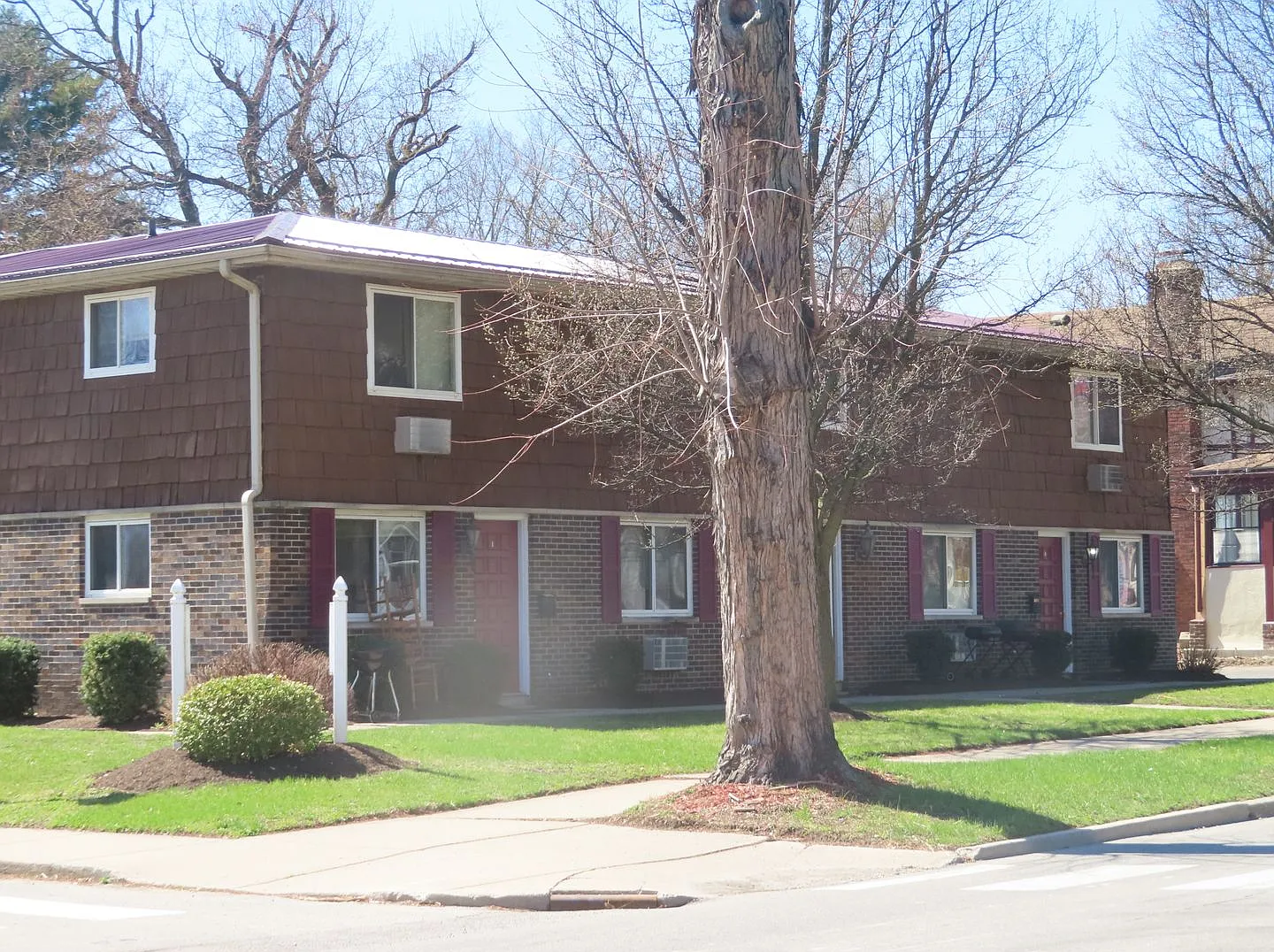 Washington 1100 / 1101 / 1107 & Rockhill 1006 / 1010 - Rockhill Manor (PM) — Photo 1