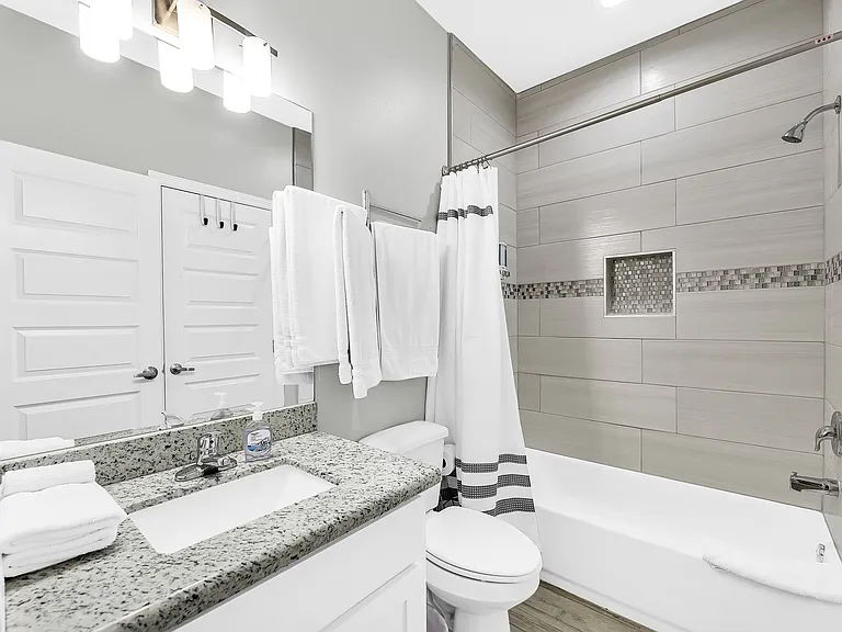 2100 W Harrison St #3 — Photo 5