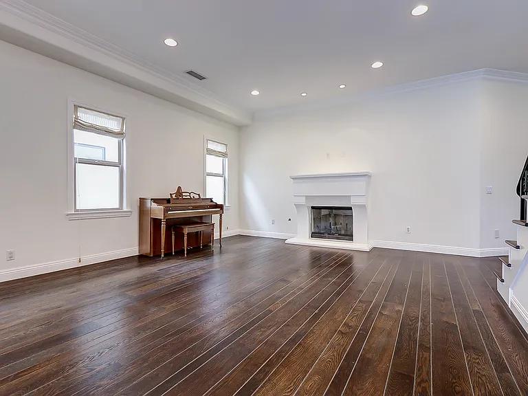 2611 Palm Ave — Photo 17