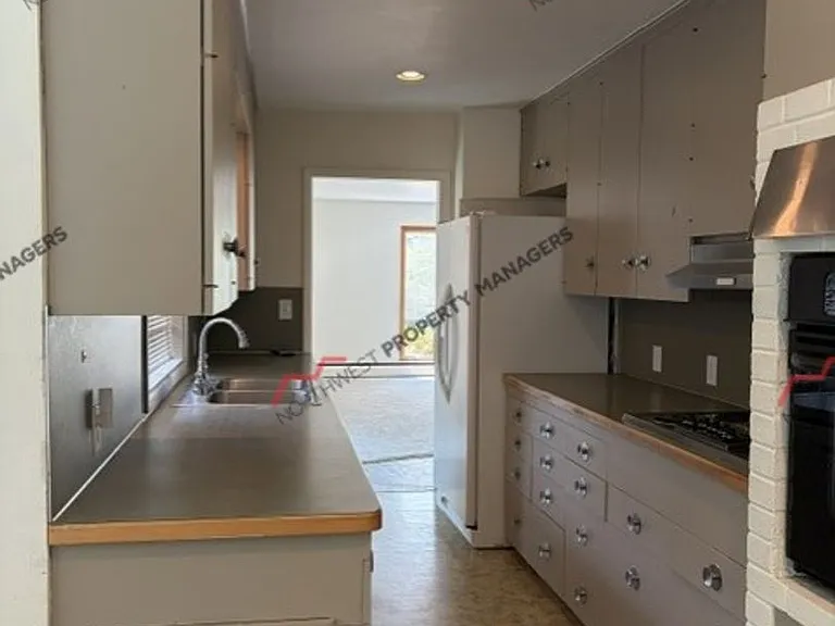 125 Sawall Ave W — Photo 4