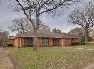 2009 Reverchon Dr, Arlington, TX 76017