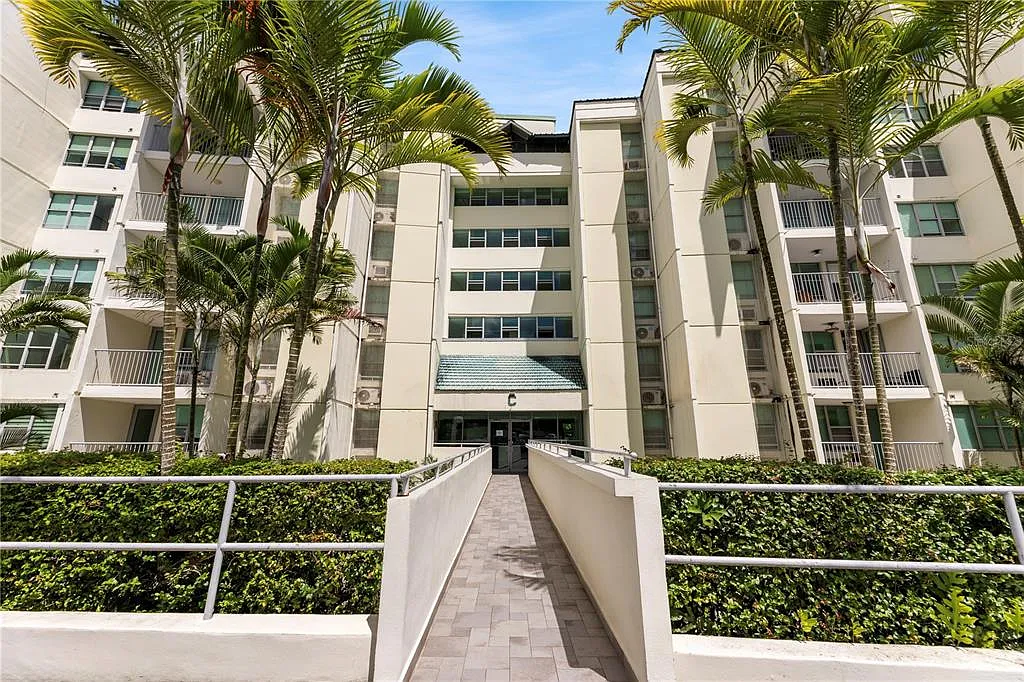 2 bed, 2.0 bath, 850 sqft, $1,800 — Photo 1