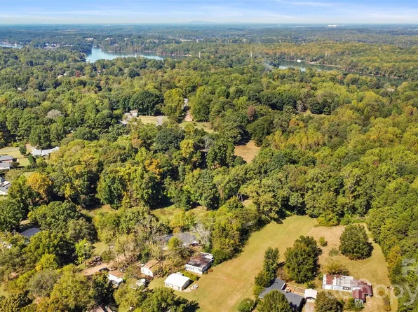 5525 Mount Holly Huntersville Rd, Charlotte, NC 28216