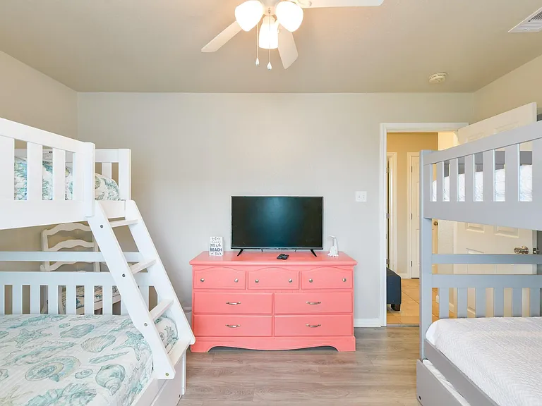 4131 Jackson Dr — Photo 33