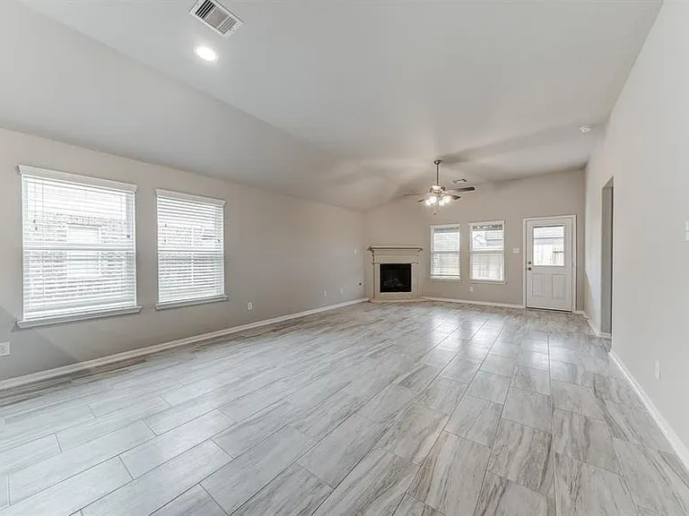 2702 Golden Hills Ct — Photo 21