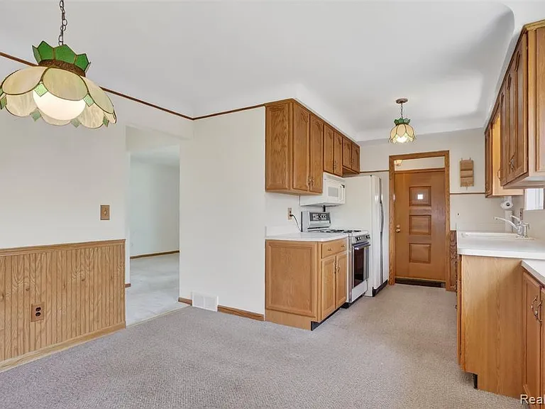 11480 Hanford Dr — Photo 8