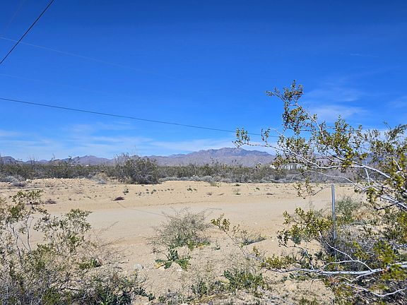 5th image of 3035 S Castle Butte Rd