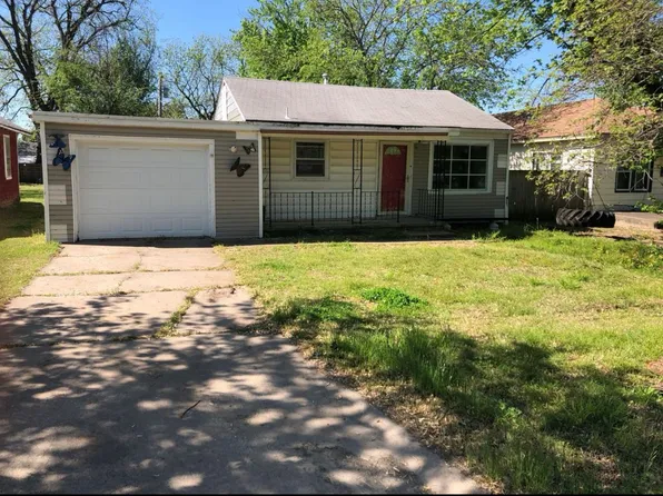 1035 W Oklahoma Ave, Blackwell, OK 74631