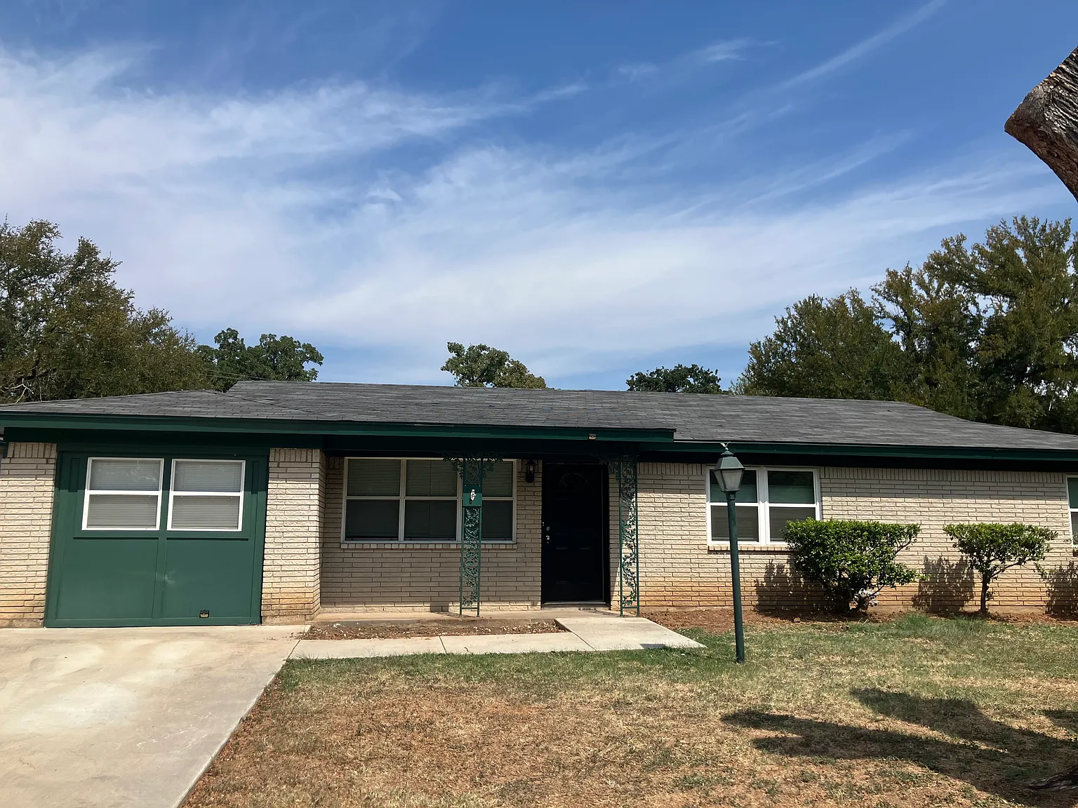 3 bed, 1.5 bath, 1440 sqft, $1,850 — Photo 1