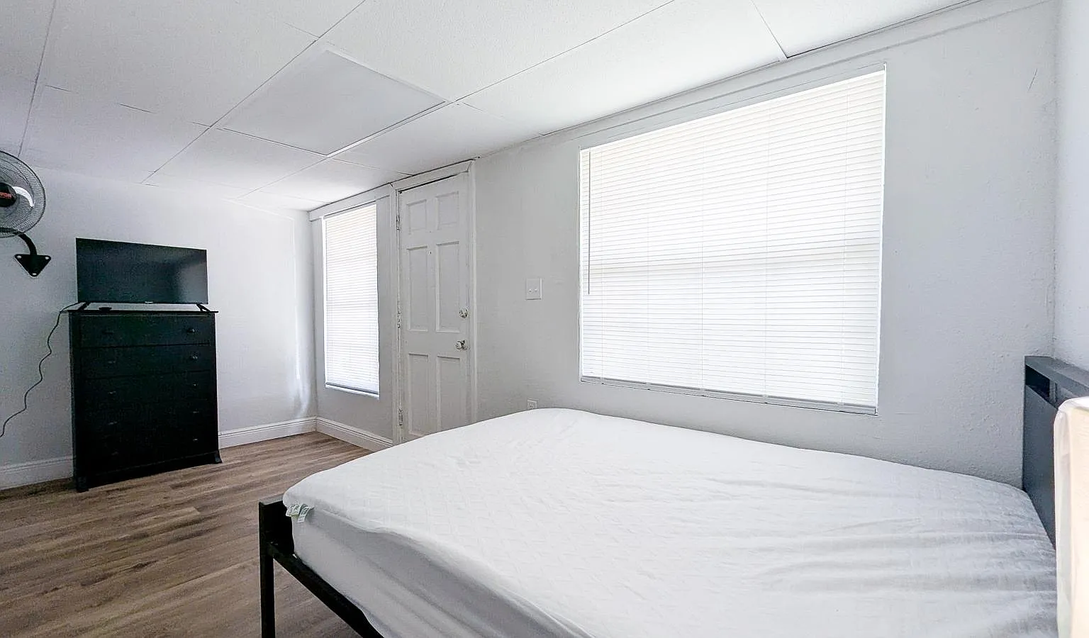 4 bed, 2.0 bath, 1682 sqft, $841 — Photo 2