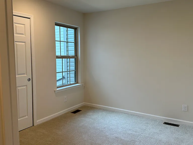 133 S Buck Tavern Way — Photo 3
