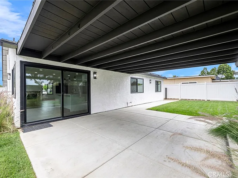 5402 Jefferson St — Photo 13