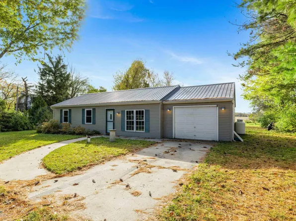 14629 Lake Center Rd, Fort Wayne, IN 46818