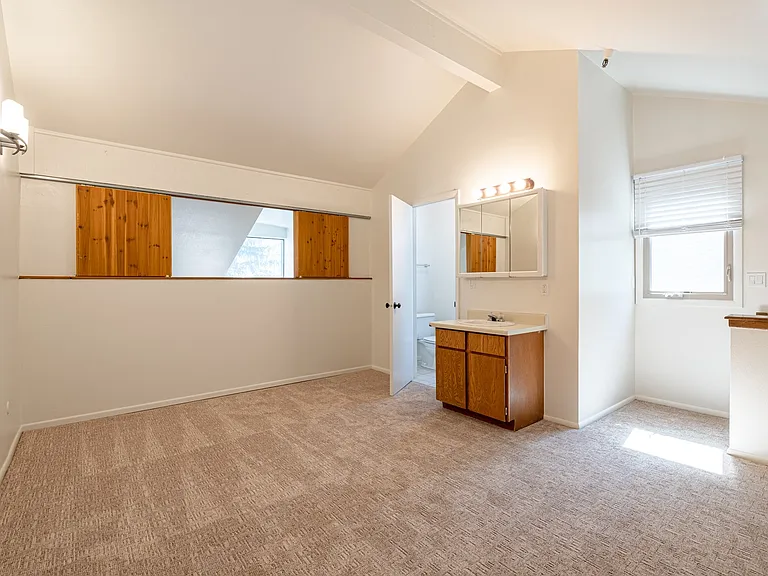 1487 Woodside Ave #206B — Photo 8
