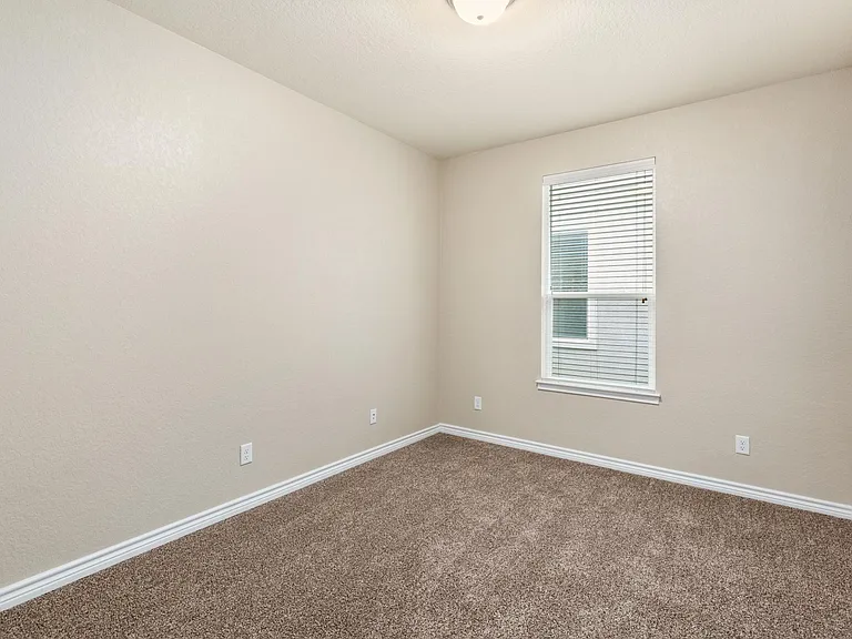 2073 Oxbow Cir — Photo 25