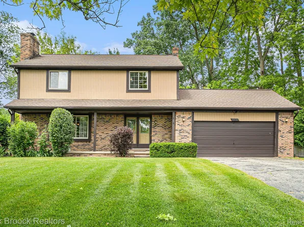 3906 Westlyn Dr, Orion, MI 48359