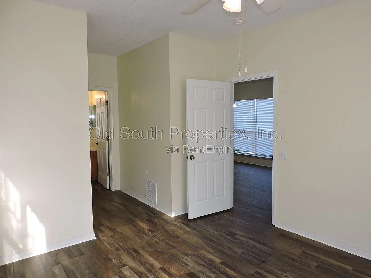 3 bed, 3.0 bath, 1464 sqft, $1,650 — Photo 3