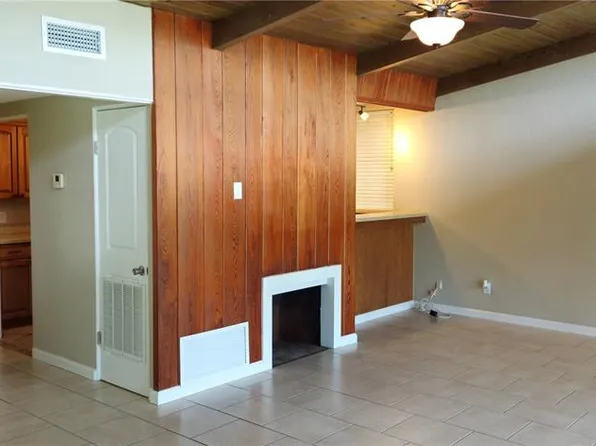 126 E Cypress Ave, Howey In The Hills, FL 34737