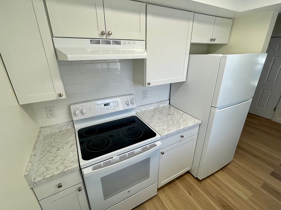 1st image of 300 Gunn Ave #5