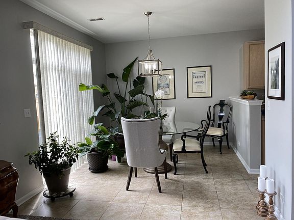 5th image of 526 Heritage Ct #0