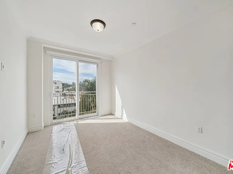 1050 S Holt Ave #404 — Photo 11