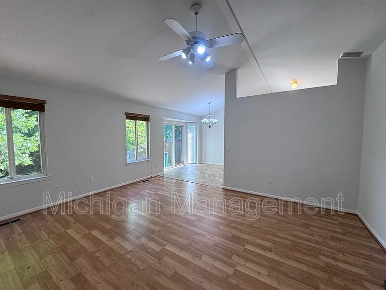 173 Algansee Dr — Photo 6