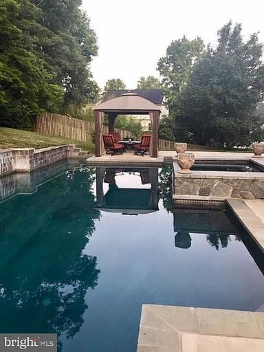 1st image of 6405 Glydon Ct