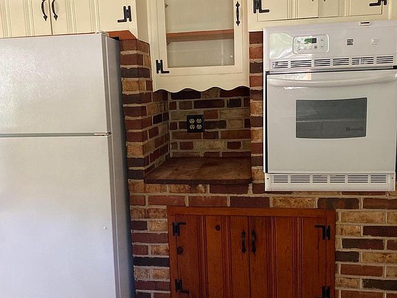 3rd image of 205 Greenwood Ave