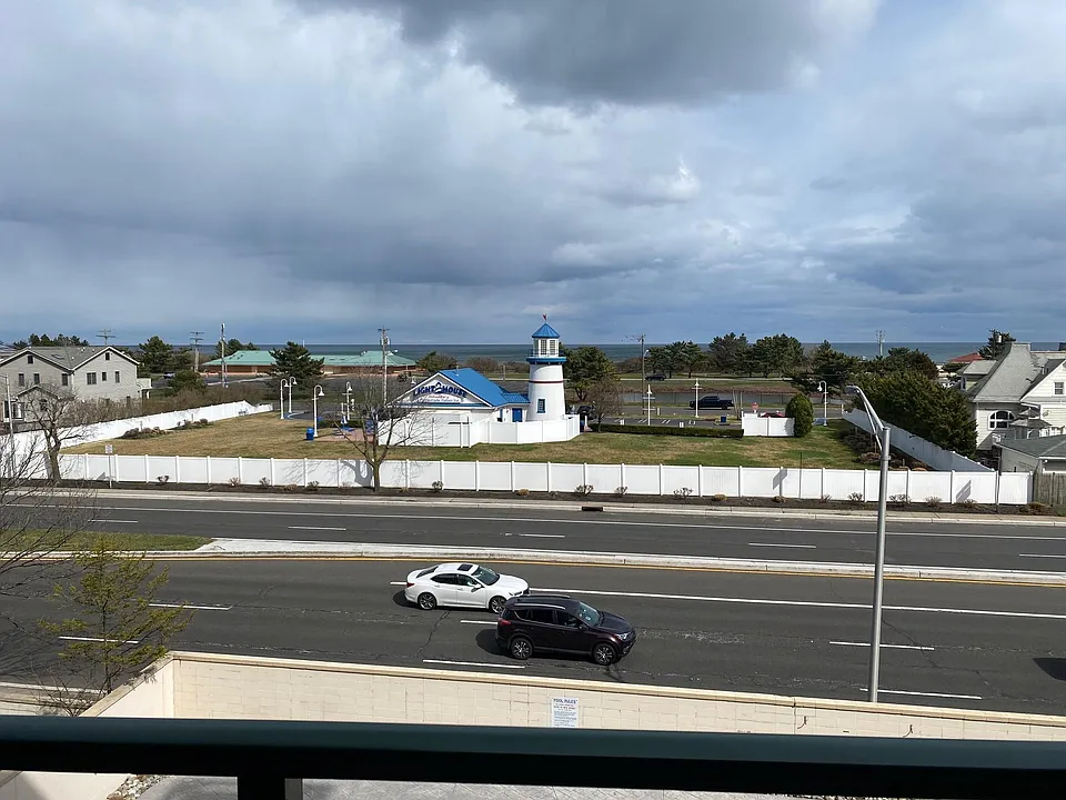 Ocean Blvd N
