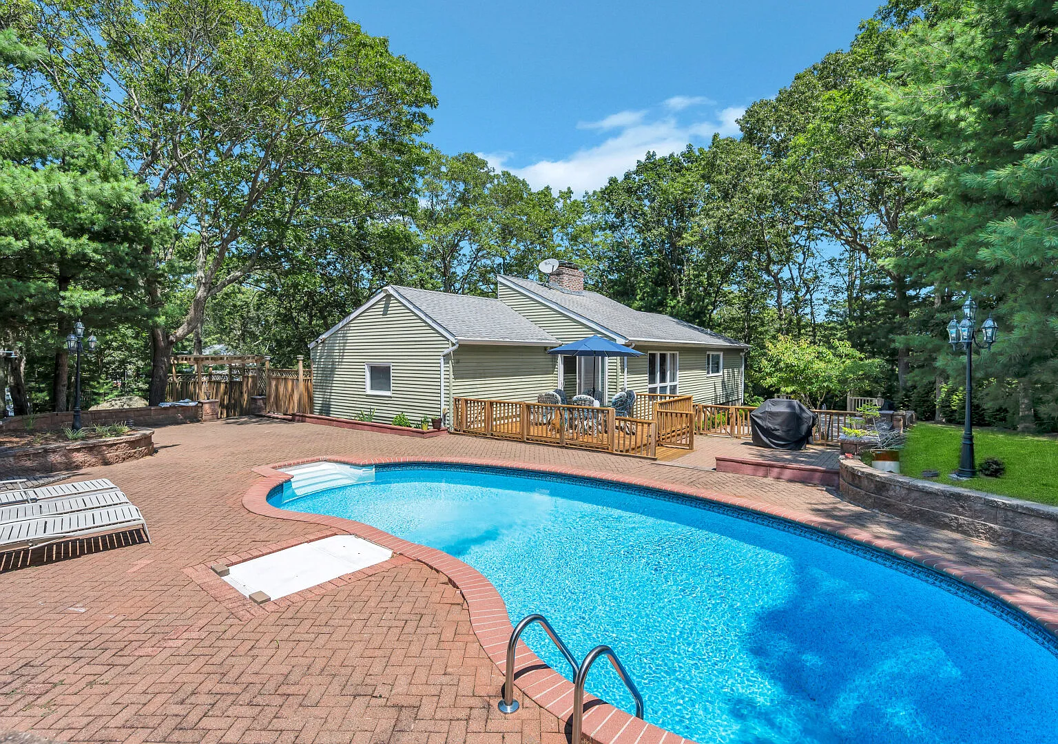 Sag Harbor Retreat with Pool, Minutes to Beaches and Town — Photo 2