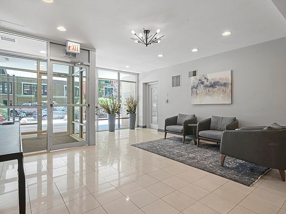 3rd image of 2300 N Commonwealth Ave APT 7G