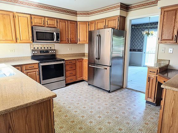 2nd image of 1376 Shire Cir