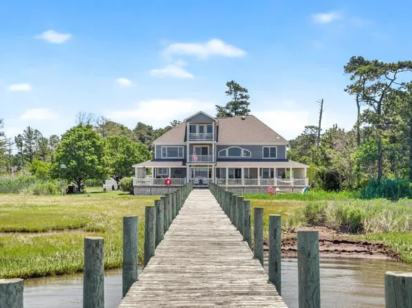 5141 Fish Ln, Chincoteague, VA 23336