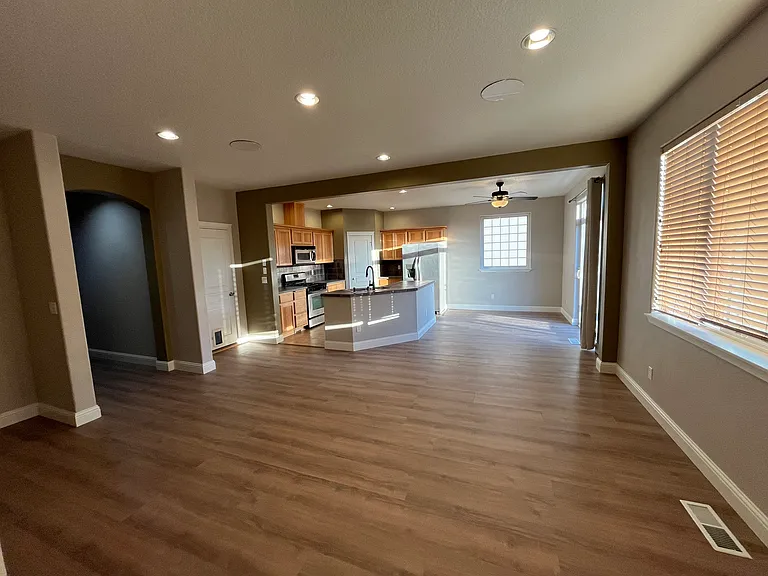 14718 NE 23rd Ave — Photo 4