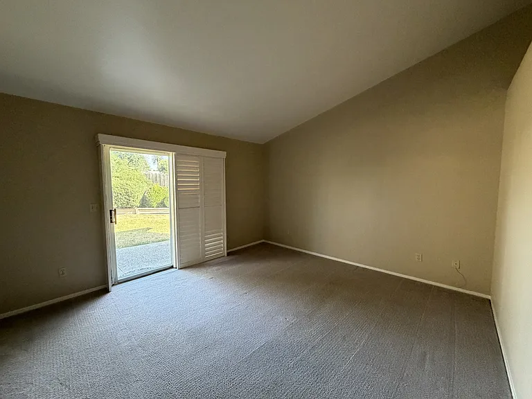 501 Sears Dr — Photo 3