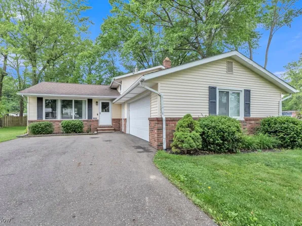 1999 Berger Ave, Stow, OH 44224