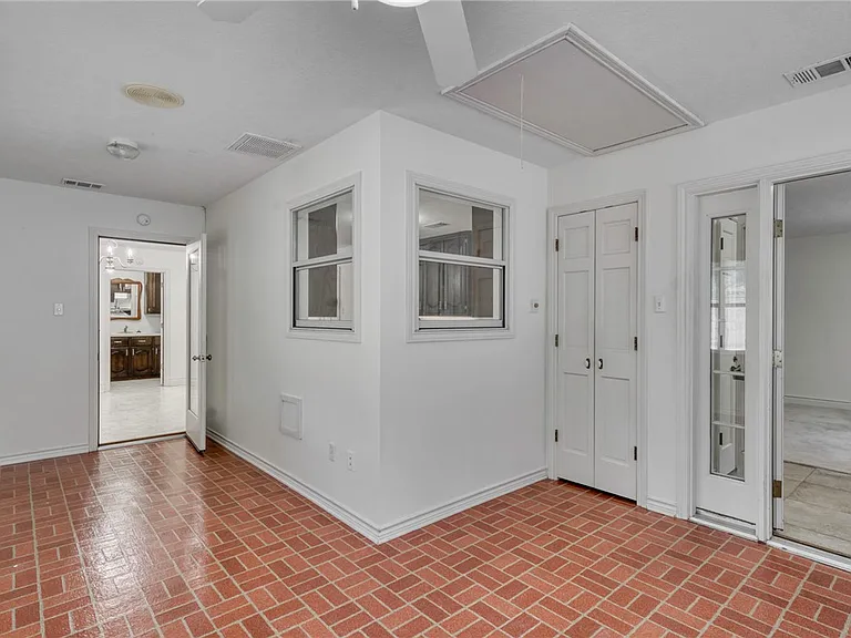 1402 Riverstone Ct — Photo 19