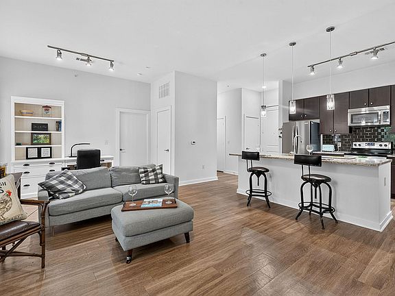 4th image of 1900 Barton Springs Rd Unit 2047