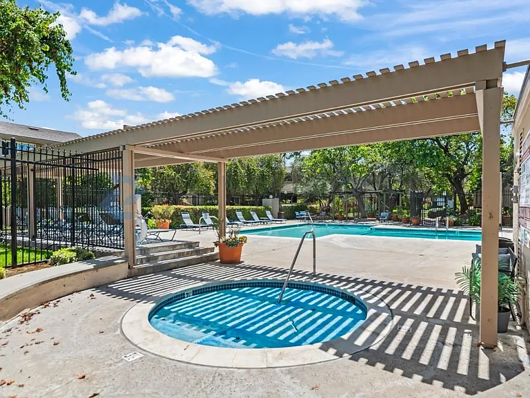 11030 Firethorne Dr — Photo 33